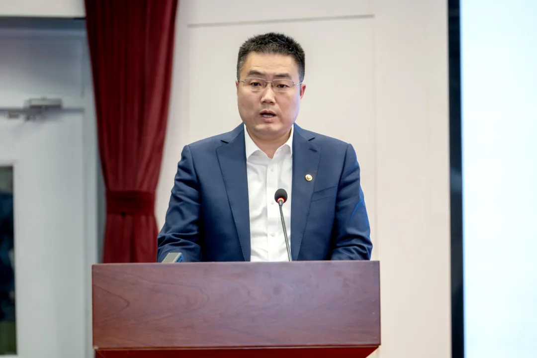 bcfdab4fd1014007b7e9edde94984613