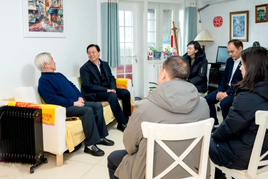 7bfd40b8239a493798d411127f319ce8